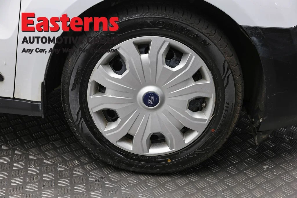 Used 2022 White Ford XL image 30
