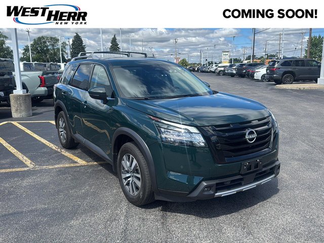 2024 Nissan Pathfinder SL