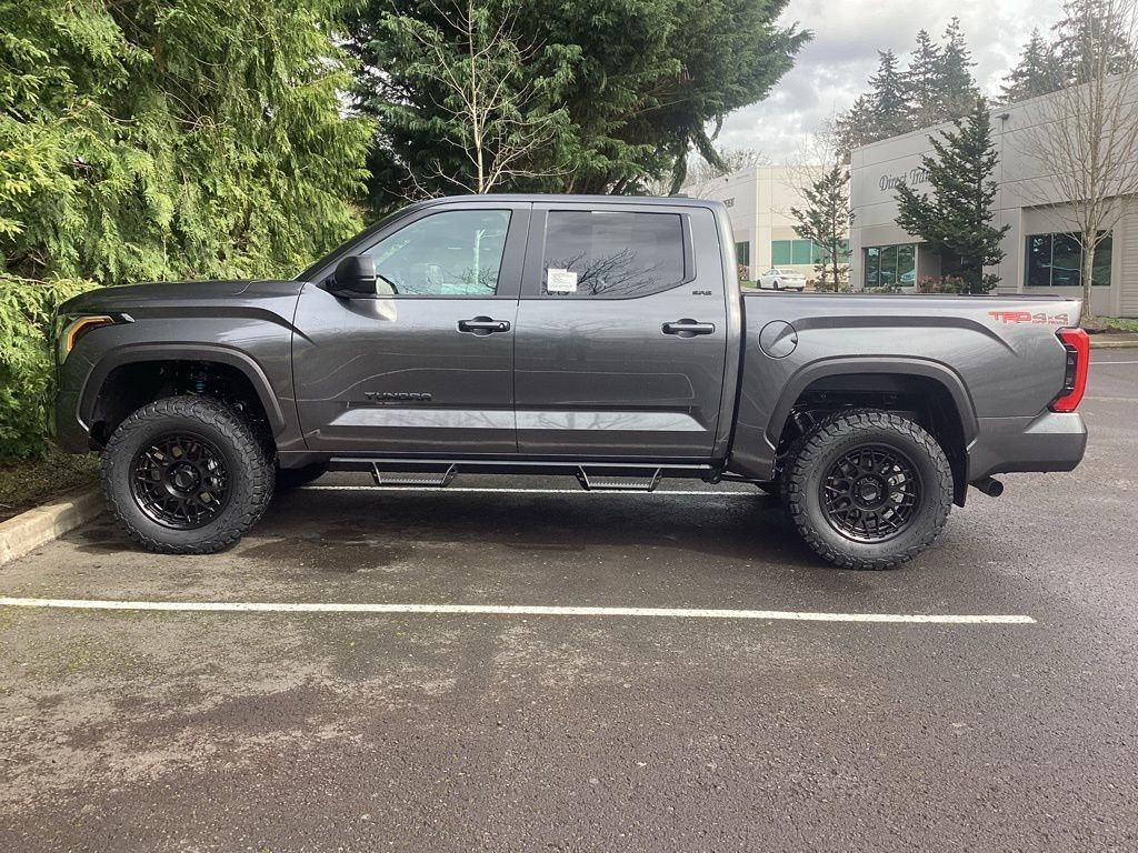 2025 Toyota Tundra SR5 - Photo 13