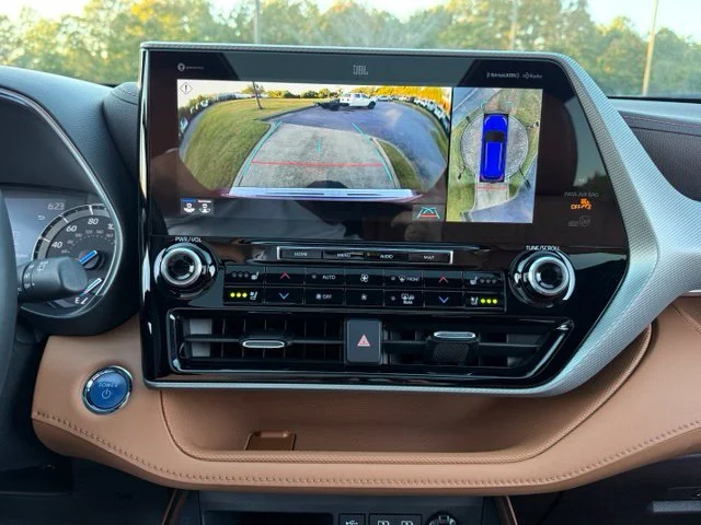 Used 2022 Red Toyota Platinum image 18