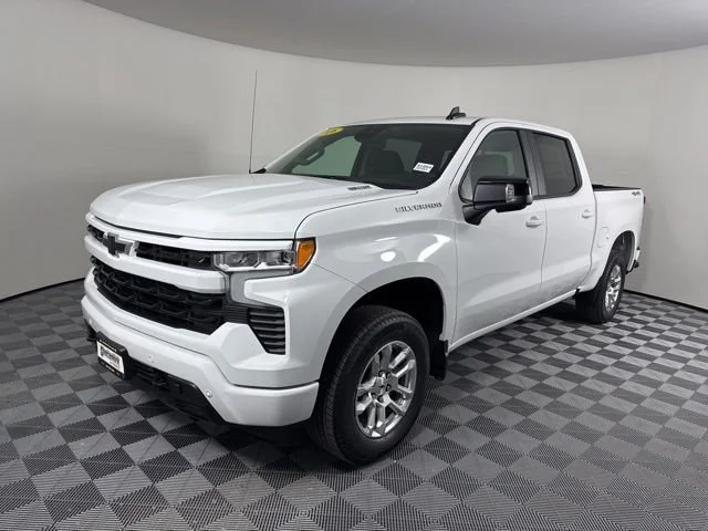 New 2026 Summit White Chevrolet RST image 5
