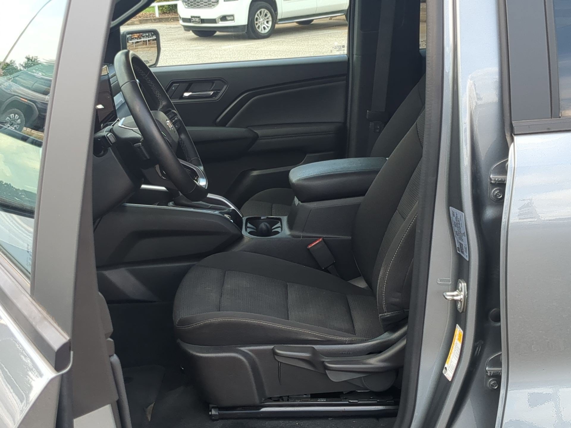 2023 Chevrolet Colorado LT - Photo 12