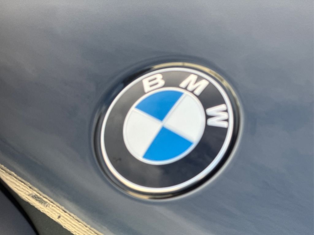 New 2026 Singapore Grey II Metallic BMW M60i image 18