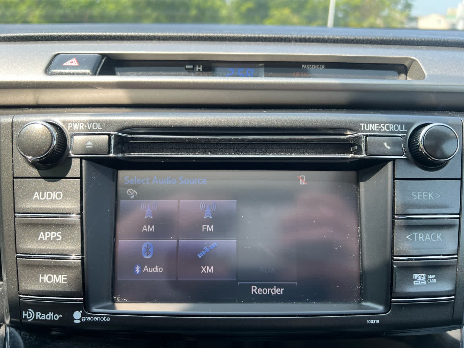 Used 2015 Super White Toyota XLE image 14