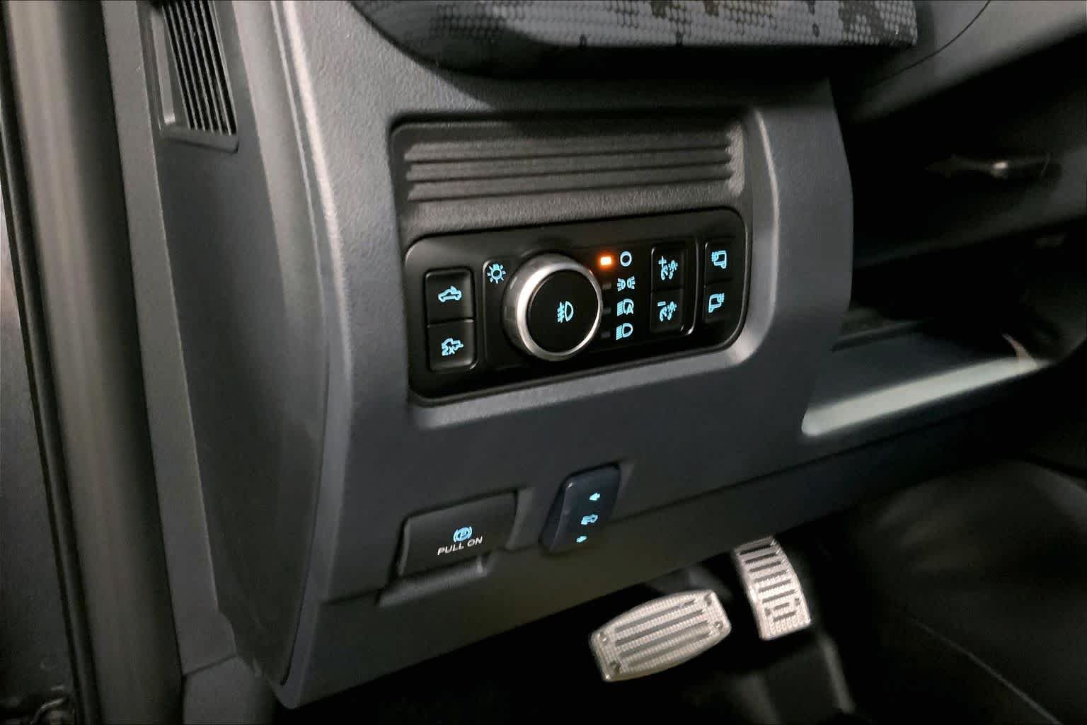 New 2026 Carbonized Gray Metallic Ford F-250® Lariat® image 17