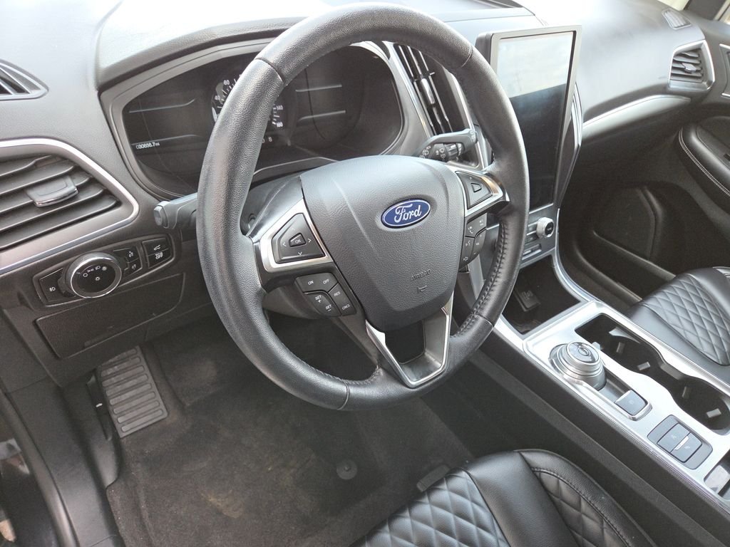 2024 Ford Edge Titanium - Photo 18