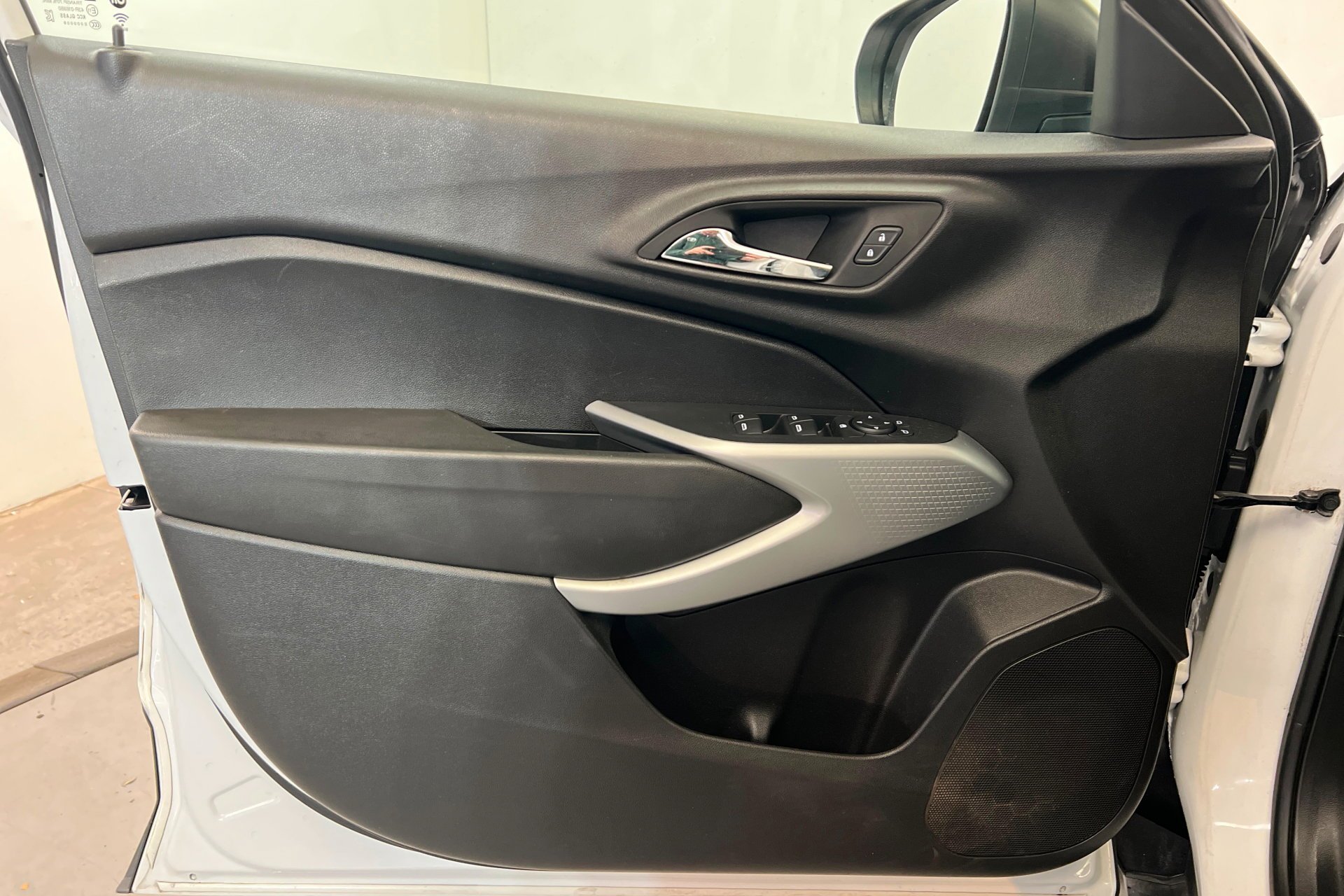 Used 2024 Summit White Chevrolet LS image 15
