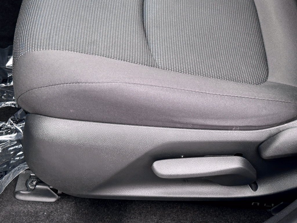 Used 2022 White Toyota LE image 21