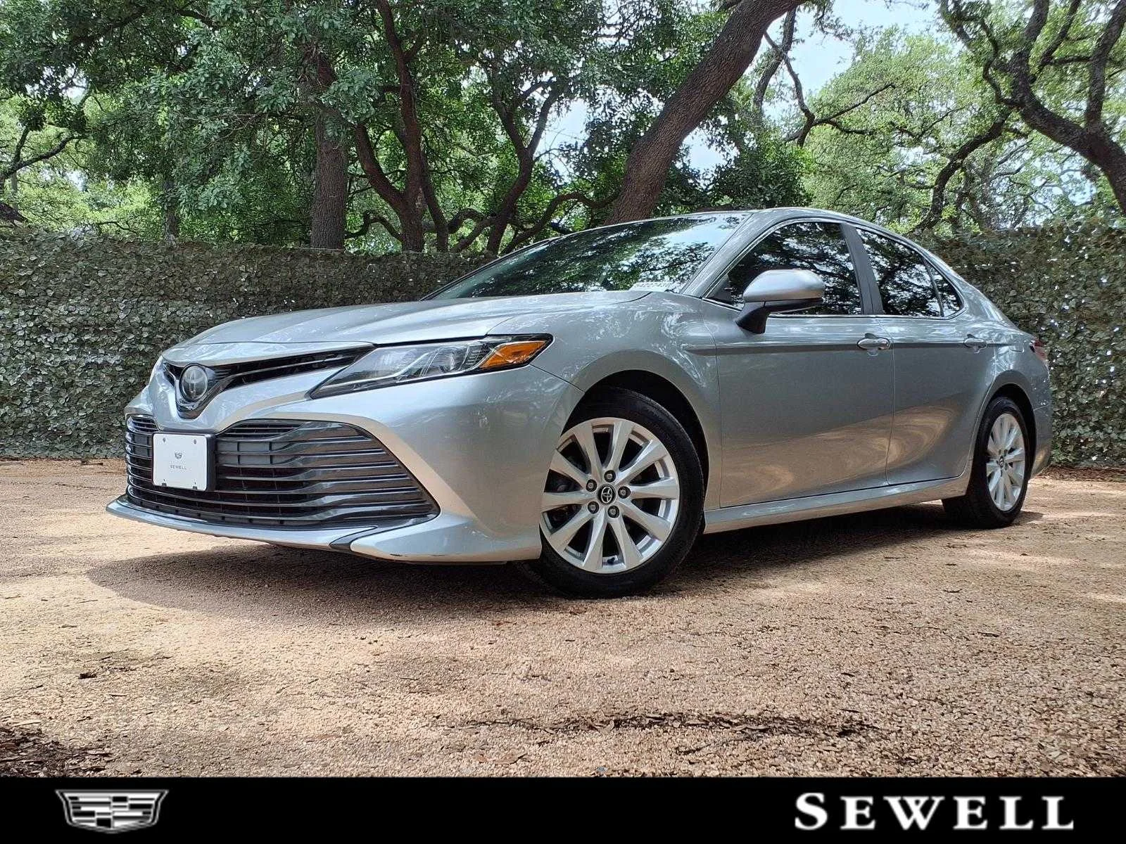 2020 Toyota Camry 2.5 Auto LE's photo