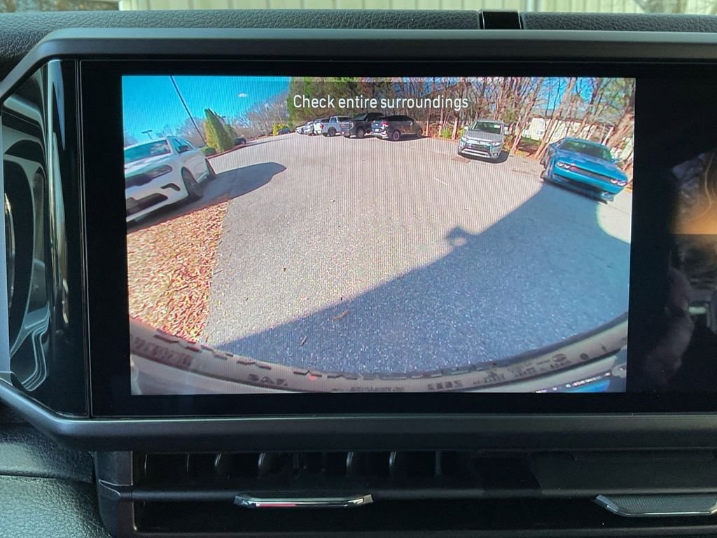 New 2026 Bright White Clear-Coat Exterior Paint Jeep Sport S image 21