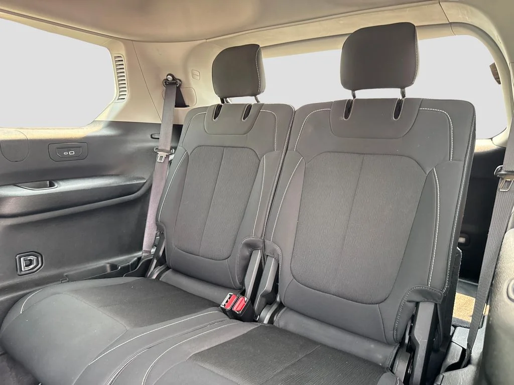 Used 2022 Black Jeep Laredo image 25