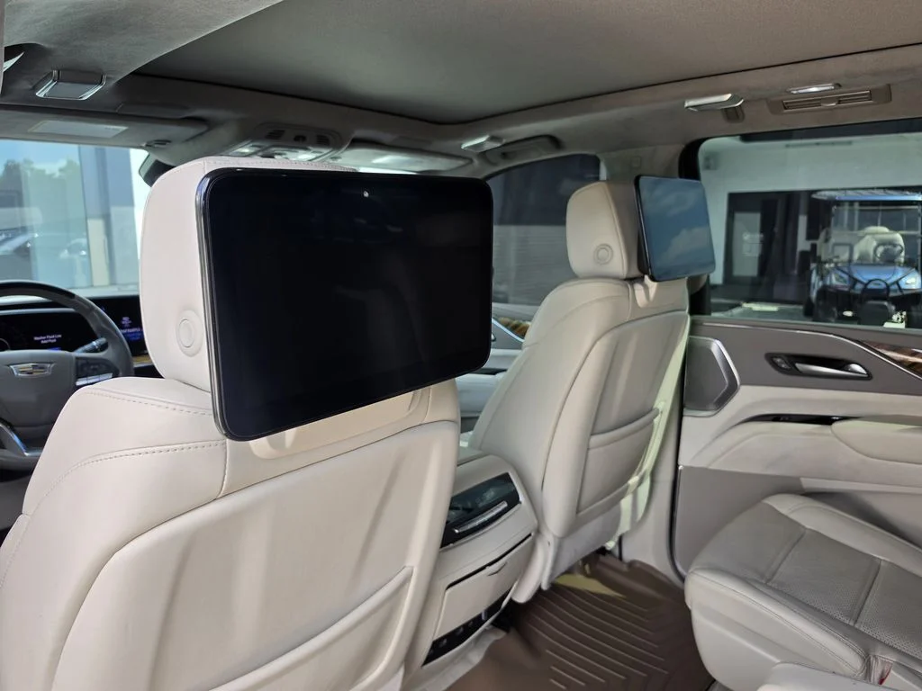 Used 2023 Black Cadillac Sport Platinum image 13