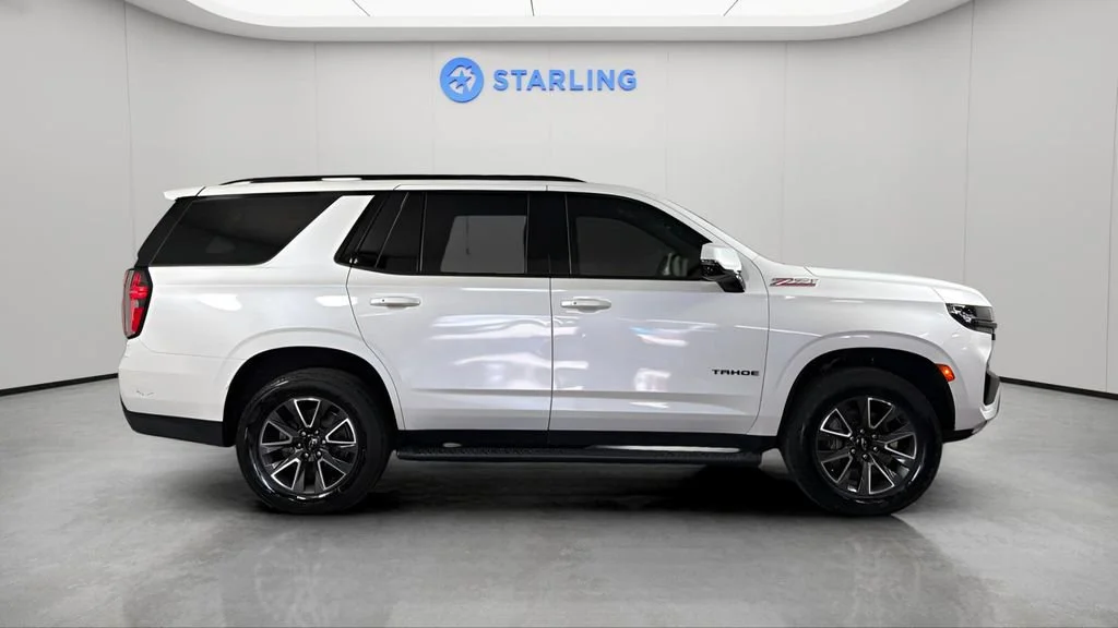 Used 2022 Iridescent Pearl Tricoat Chevrolet Z71 image 11