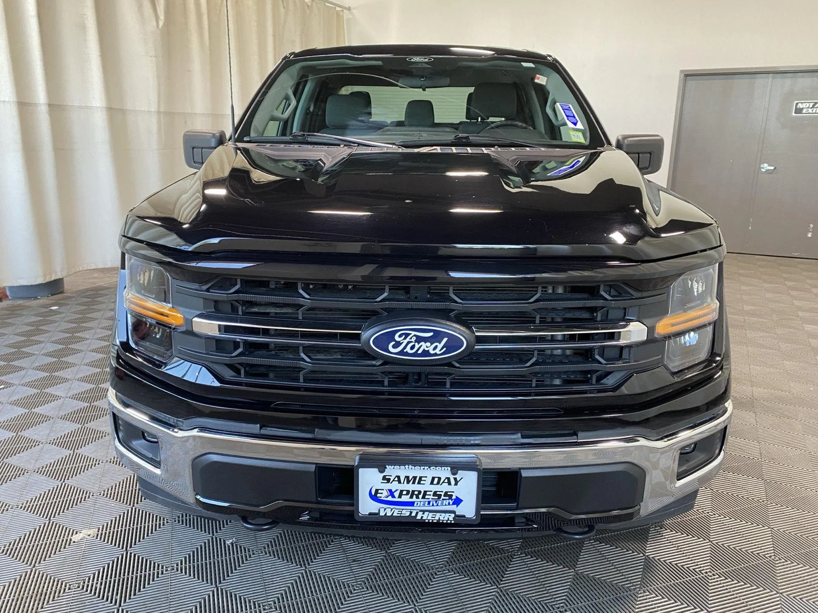 Used 2025 Agate Black Ford XLT image 4