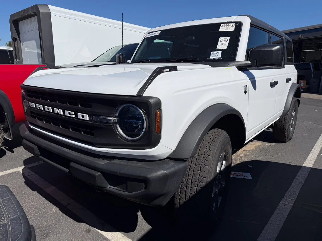 Used 2025  Ford Big Bend image 2
