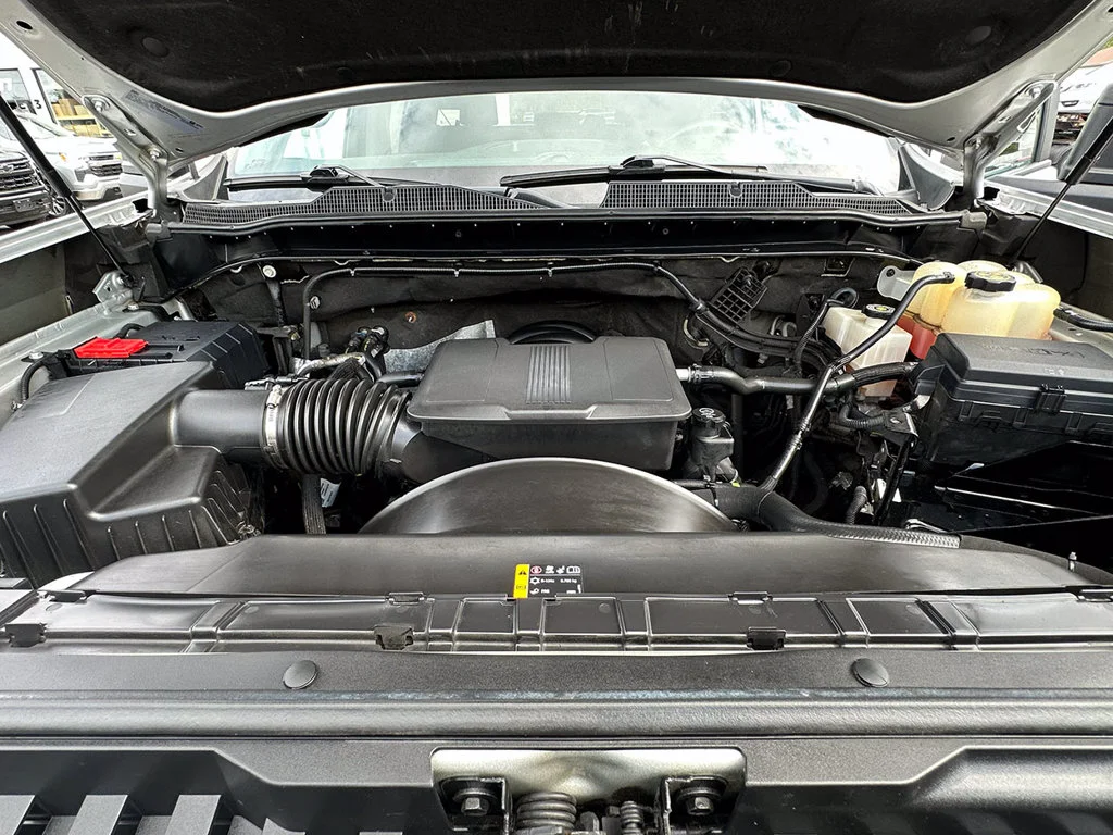 Used 2022 Silver Chevrolet Custom image 38