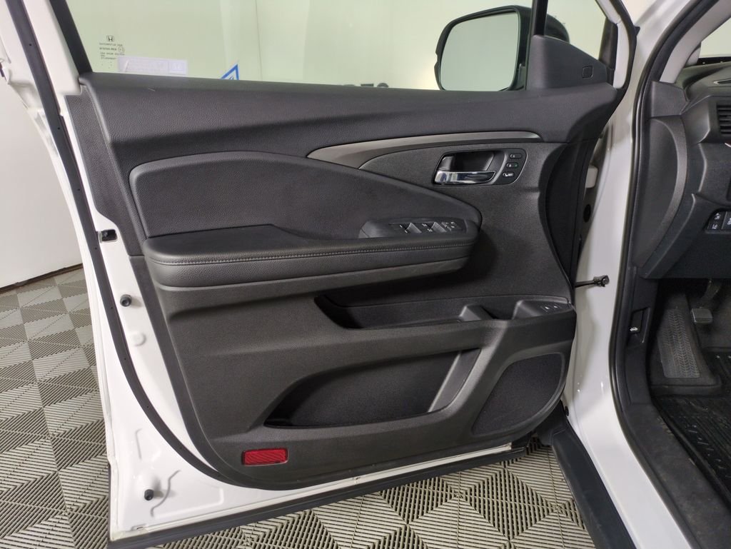 Used 2022 Platinum White Pearl Honda Special Edition image 10