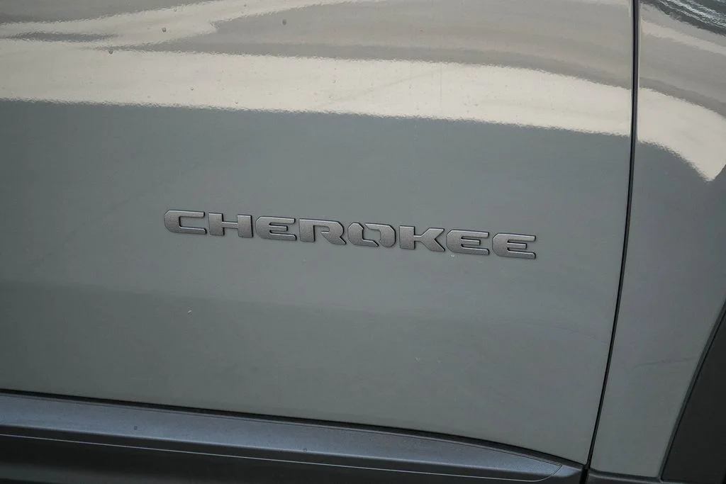 New 2026 Sting-Gray Clearcoat Jeep Limited image 10