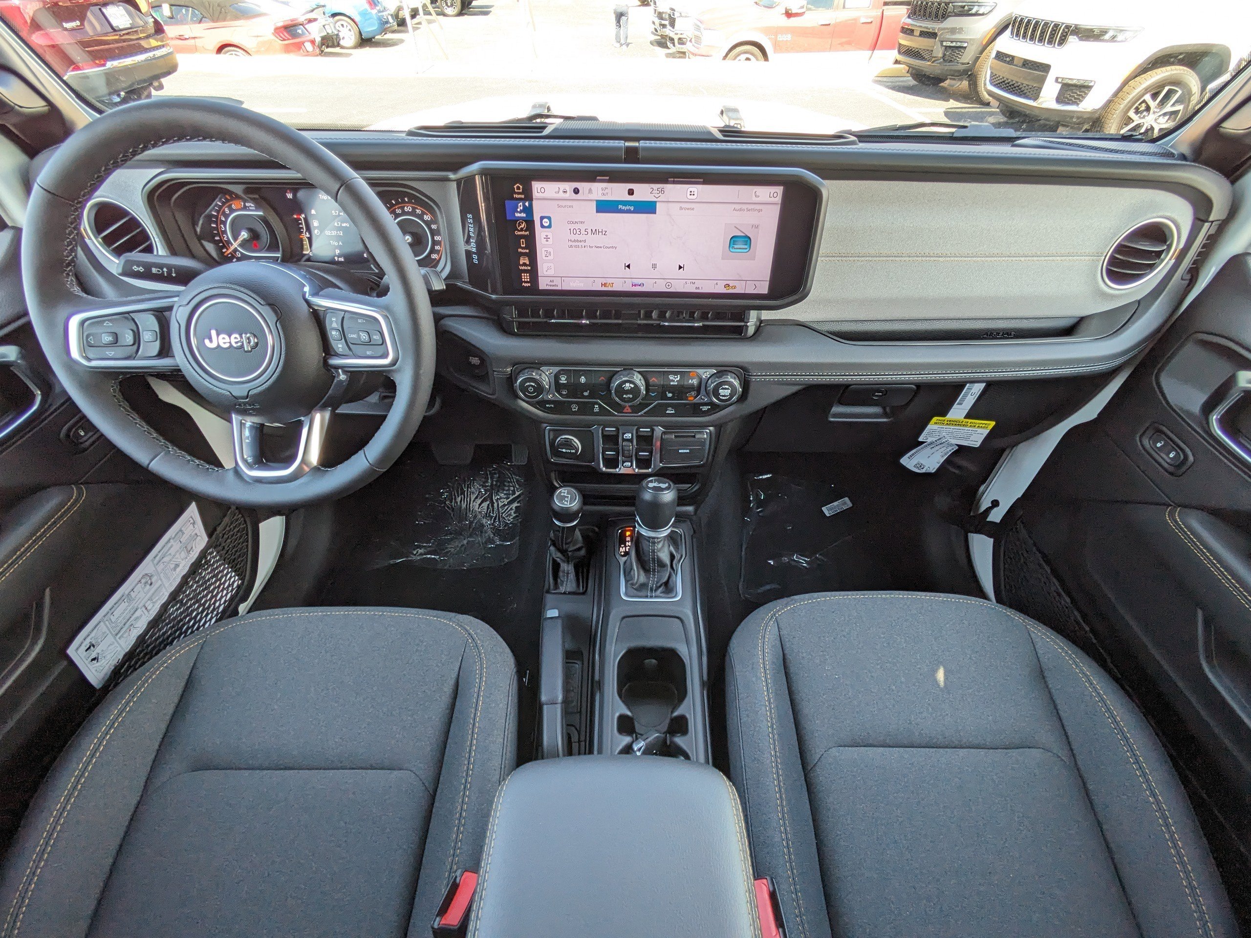 2025 Jeep Wrangler 4-Door Sahara - Photo 14