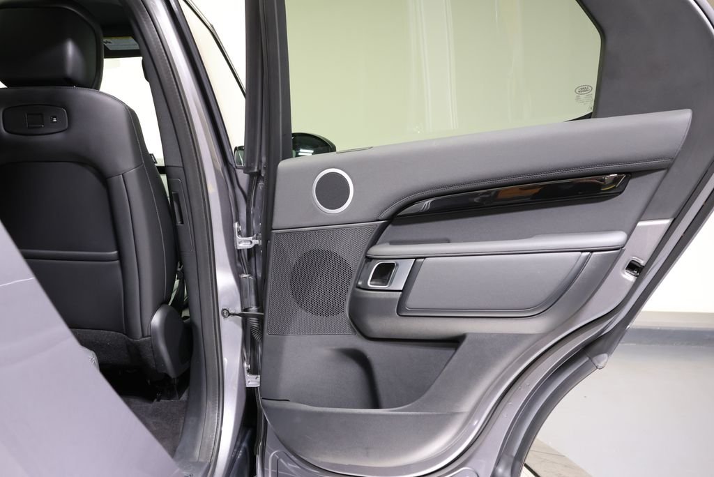 2025 Land Rover Discovery S - Photo 42