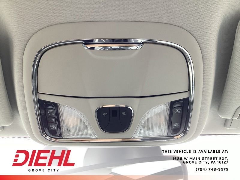 Used 2022 White Jeep Latitude Lux image 31