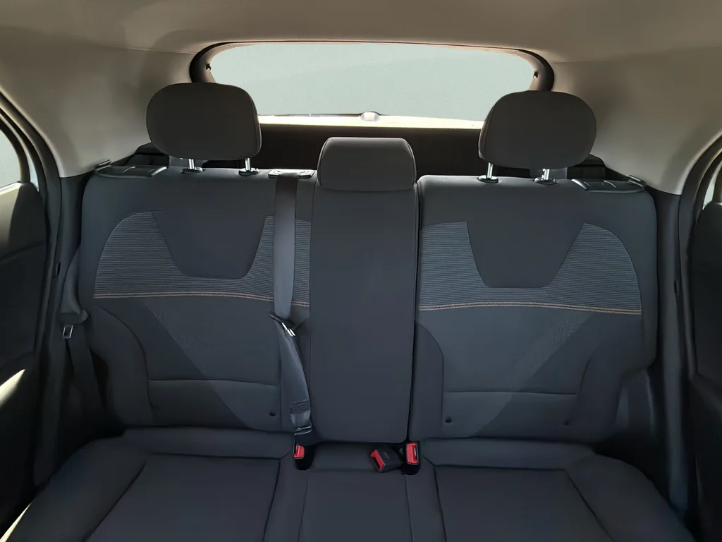 Certified Used 2025 Snow White Pearl Kia LX image 31