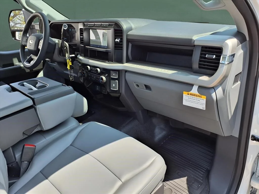2023 Ford F-350 Super Duty Chassis Cab XL - Photo 12