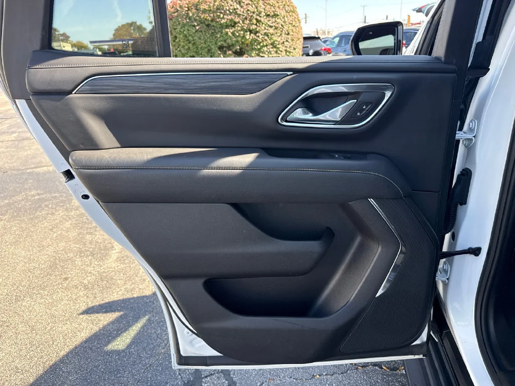 Used 2024 Summit White GMC SLT image 29