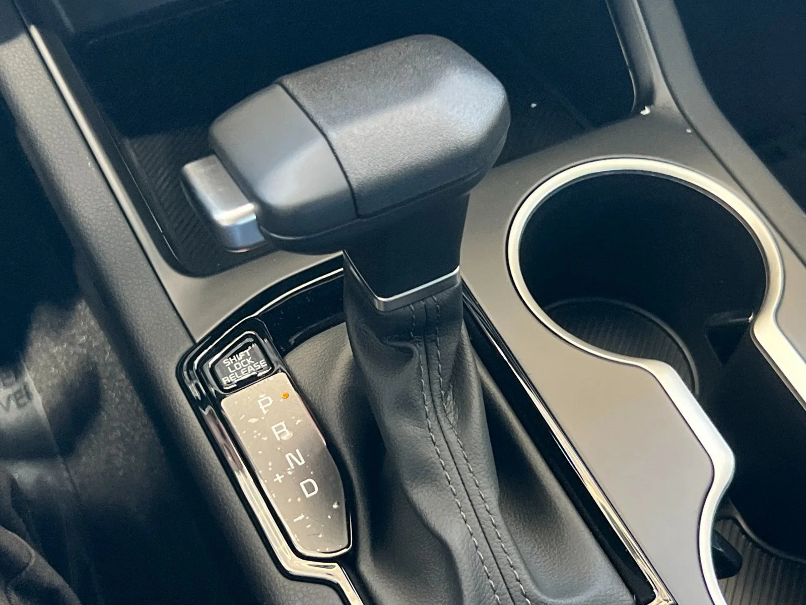 New 2026 White Kia LXS image 21