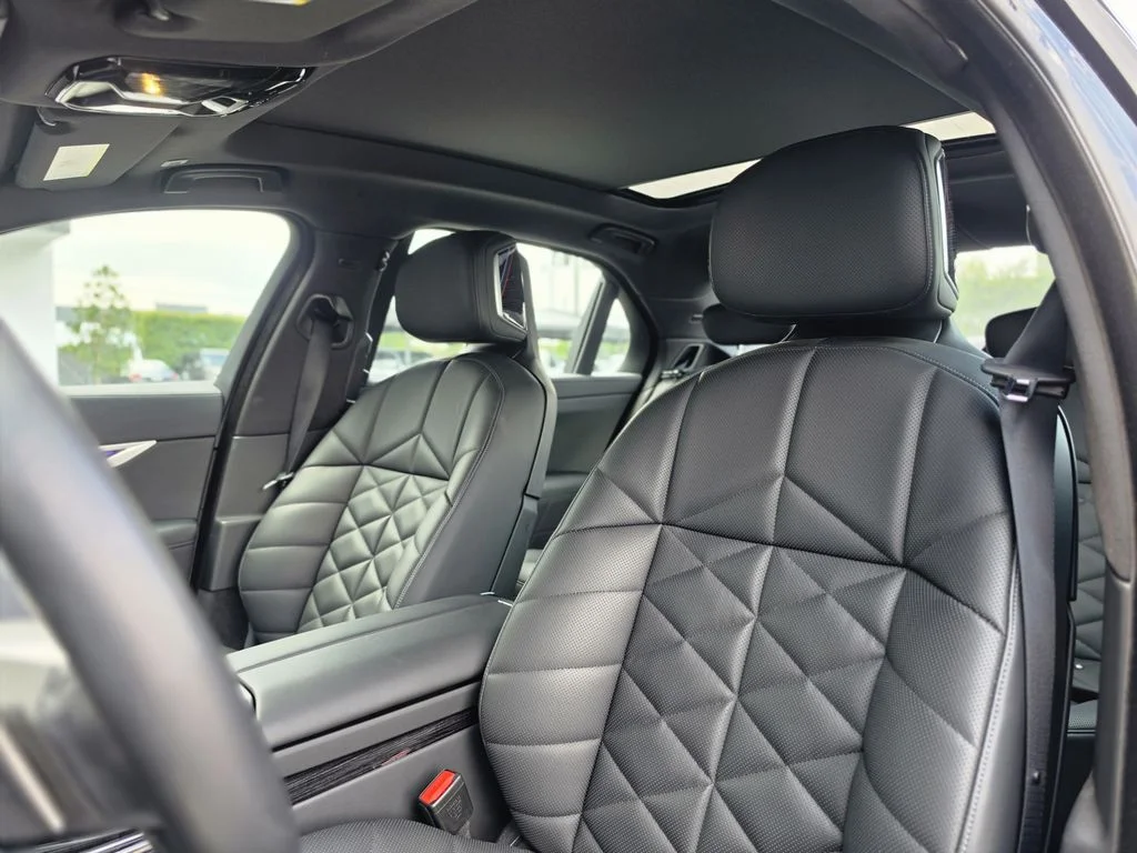 Used 2025 Black BMW 740i xDrive image 16