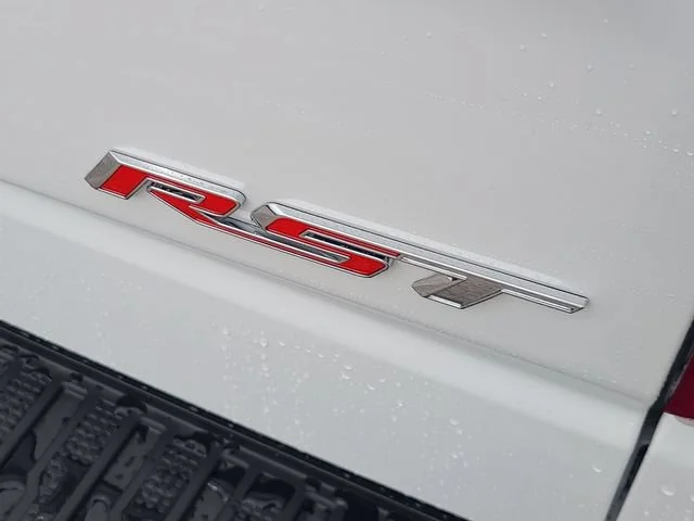 New 2026 Summit White Chevrolet RST image 31