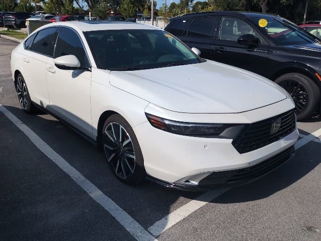 2023 Honda Accord Hybrid Touring's photo