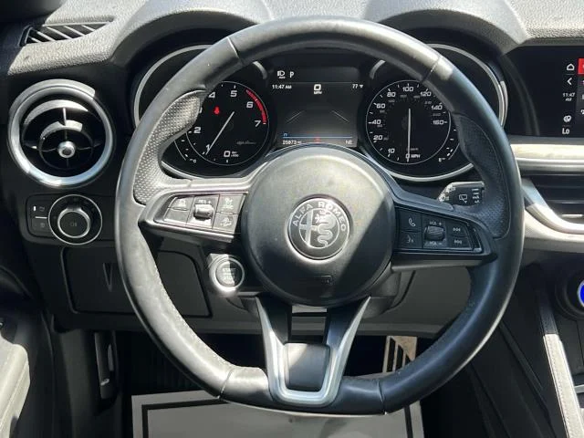 Used 2022 Alfa Rosso Alfa Romeo Ti AWD image 13
