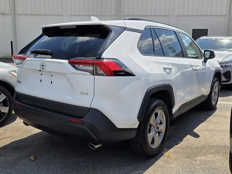 Used 2025 Ice TOYOTA XLE image 4