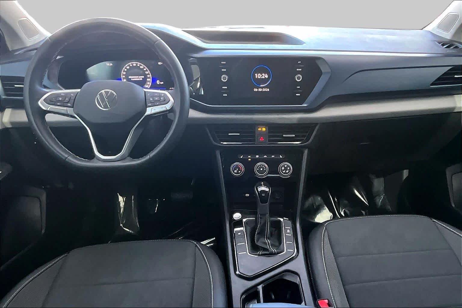 Certified Used 2023 Dusk Blue Metallic Volkswagen SE image 16
