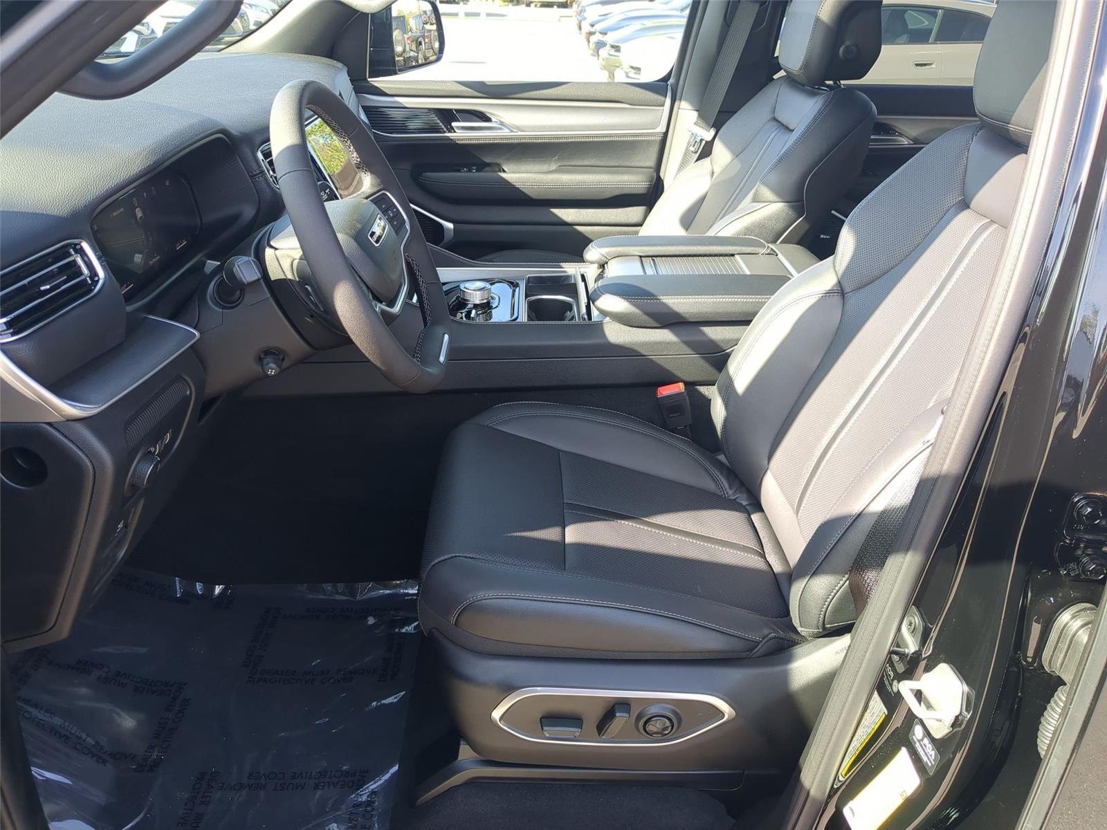 New 2026 High Gloss Black Exterior Paint Jeep Limited Altitude image 14
