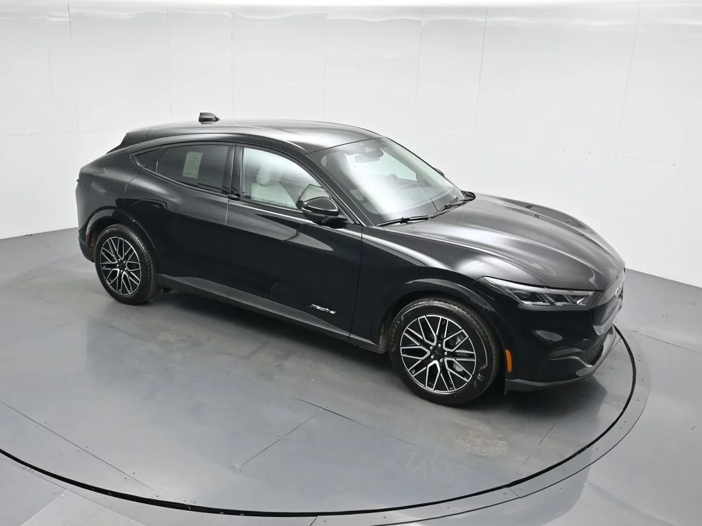 Used 2025 Black Ford Premium image 41