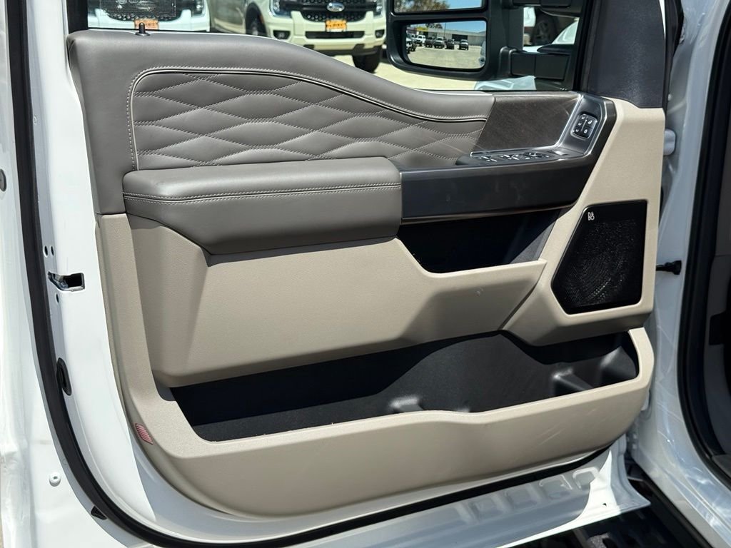 New 2026 Star White Metallic Tri-Coat Ford F-250® Platinum® image 14