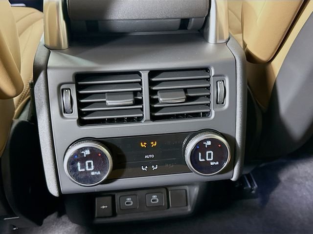 New 2026 Fuji White Land Rover Dynamic SE image 27