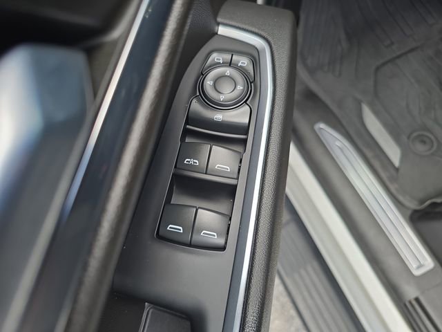 Certified Used 2022 Quicksilver Metallic GMC Elevation image 16