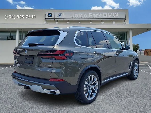 New 2026 Manhattan Green Metallic BMW xDrive40i image 4