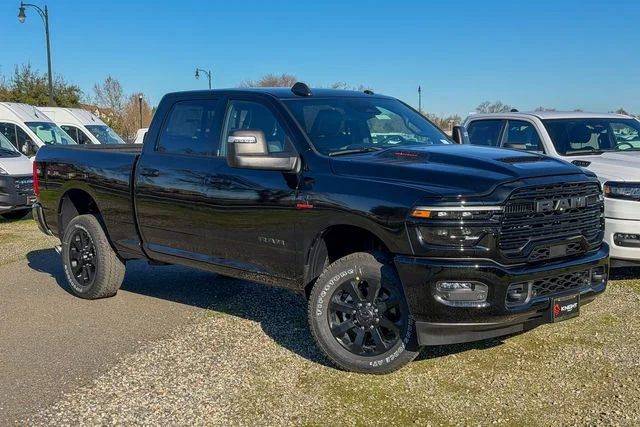 New 2026 Diamond Black Crystal Pearl-Coat Exterior Paint RAM Laramie image 2