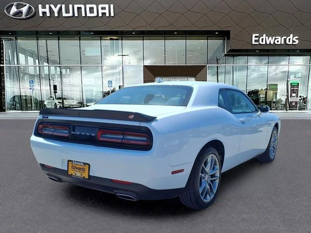 Used 2023 White Dodge SXT image 6