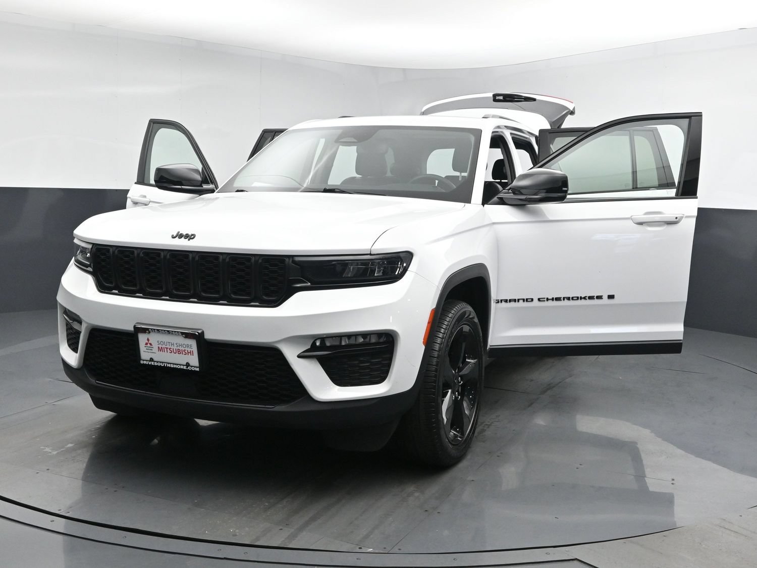 Used 2023 Bright White Clearcoat Jeep Limited image 26