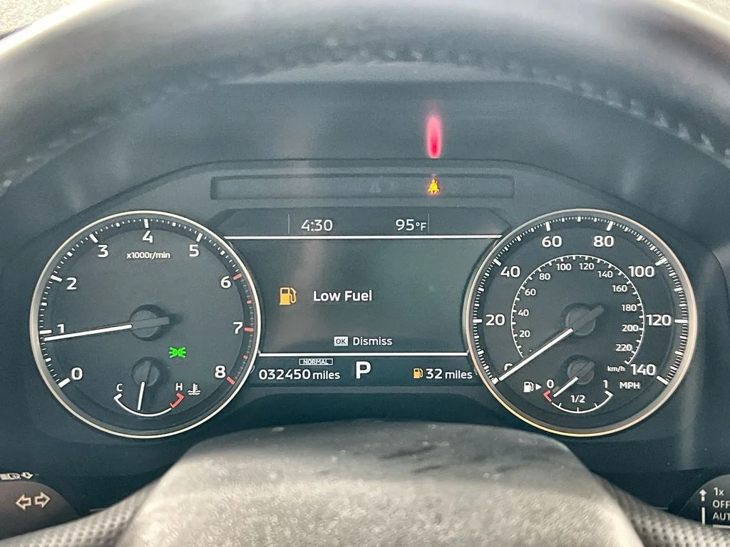 Used 2024  Mitsubishi SE image 10