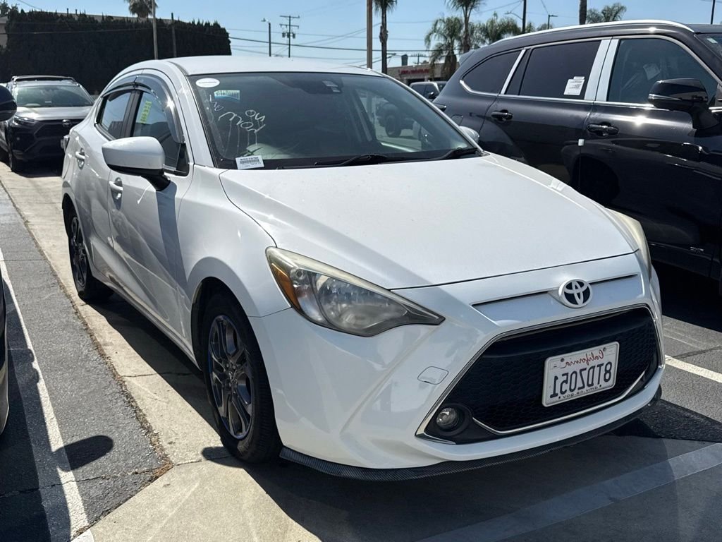 2019 Toyota Yaris LE MT's photo