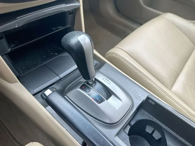 Used 2012  Honda EX-L image 17