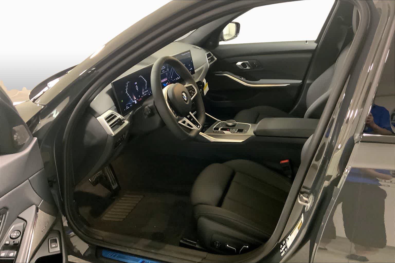 New 2026 Dravit Grey Metallic BMW 330i xDrive image 9