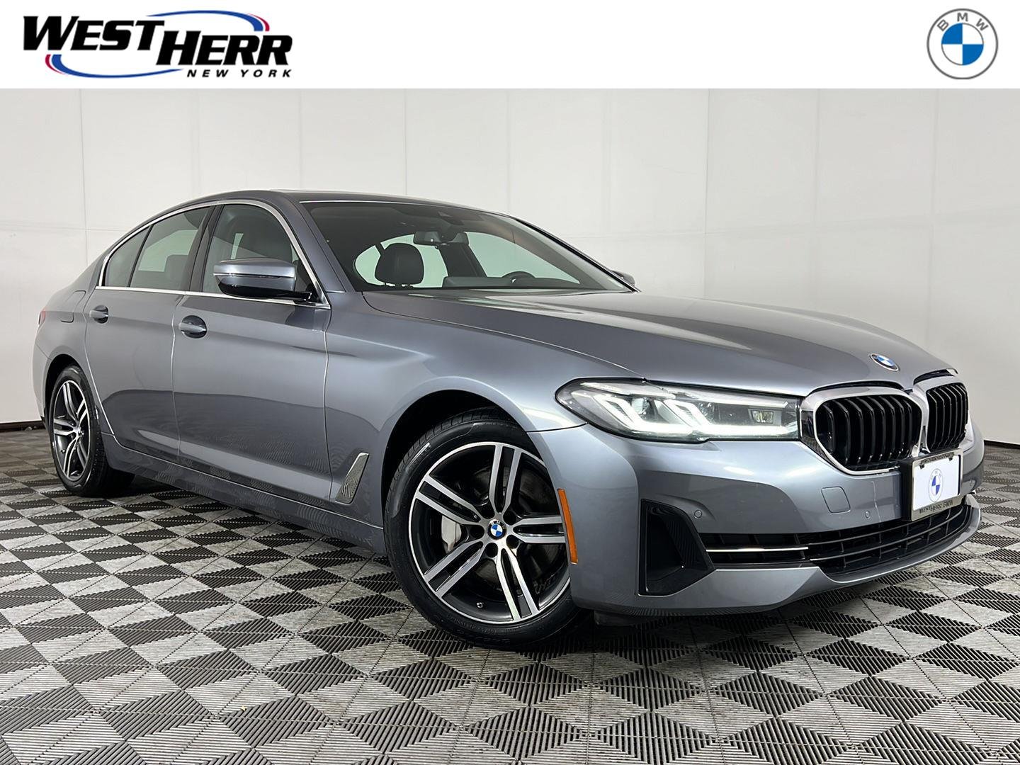 2021 BMW 5 Series 530i xDrive Sedan's photo