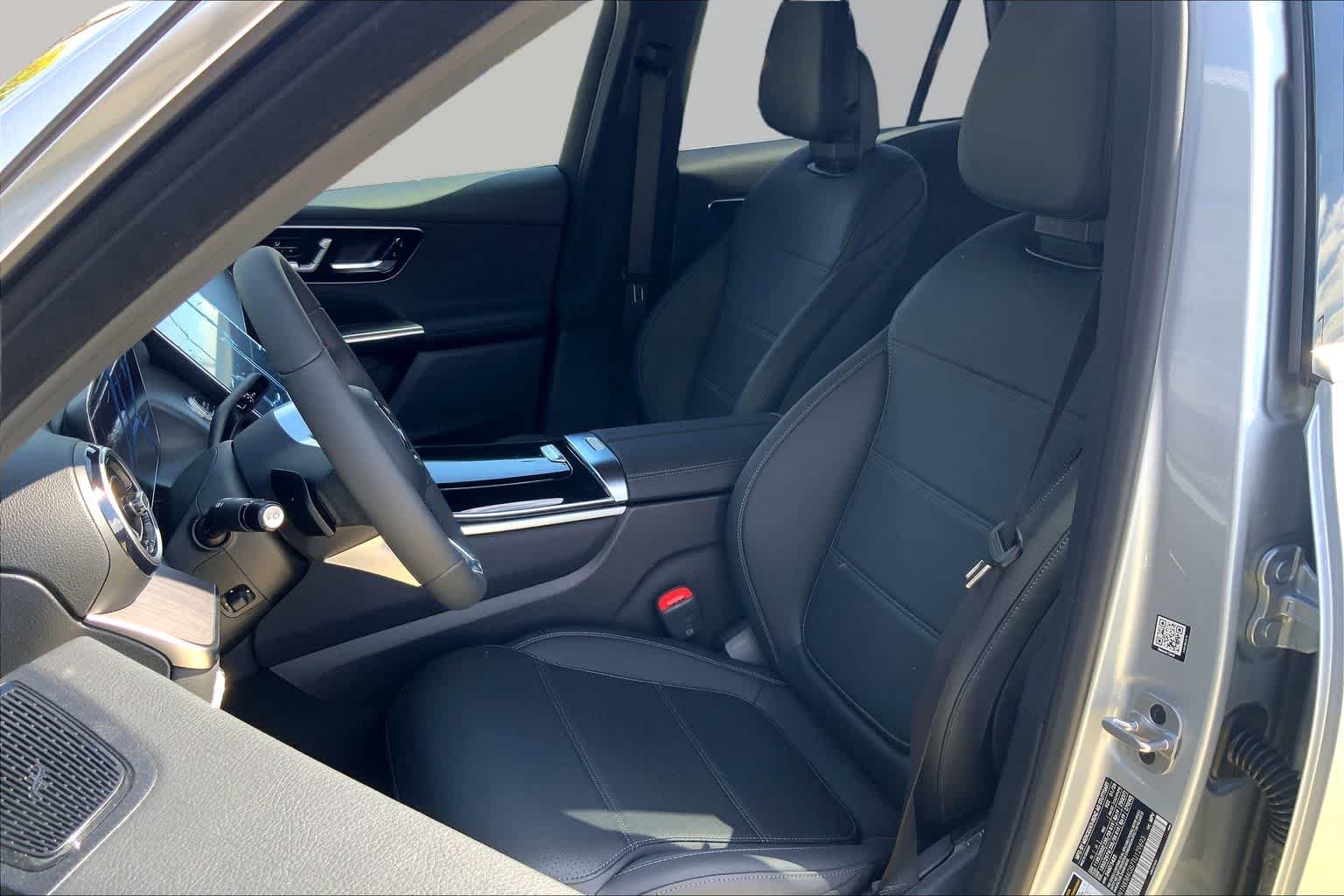 New 2026 Cirrus Silver Metallic Mercedes-Benz GLC 300 image 9